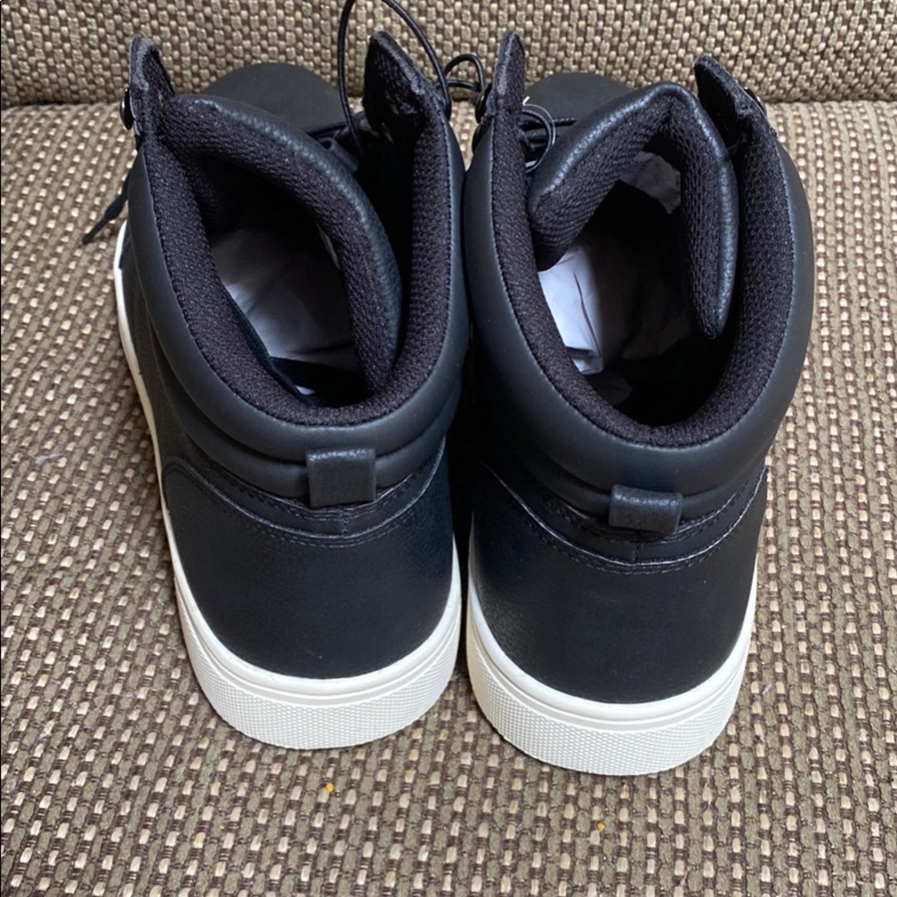 Mens sneakers black size 9.5